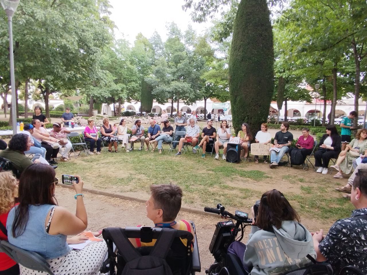 Èxit de la Presentació del Diari Article 47? i la Mostra Final de La Incòmoda al Centre Cívic Sant Narcís